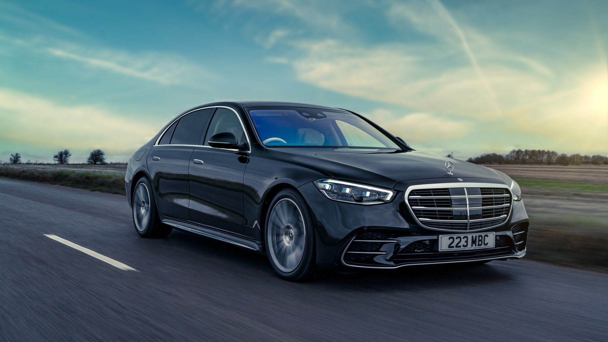 Mercedes S-Class S580e L hybrid front tracking