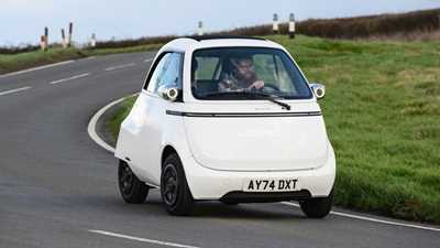 Micro Microlino front cornering