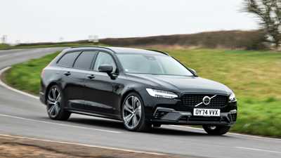 Volvo V90 front cornering