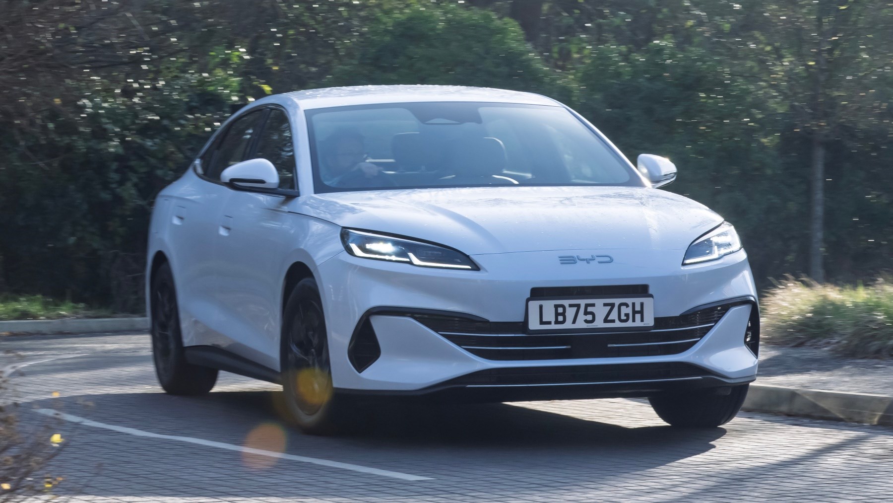 BYD Seal 6 saloon front cornering